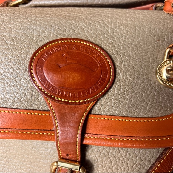 Y2K Dooney & Bourke Tan and Orange Saddle Crossbody Bag, buckle close, charm - Picture 3 of 17